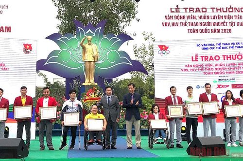 Trao thưởng VĐV, HLV tiêu biểu toàn quốc 2020