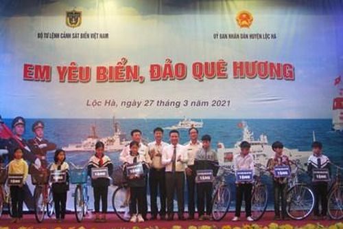 Tổ chức cuộc thi 'Em yêu biển đảo quê hương' tại Hà Tĩnh