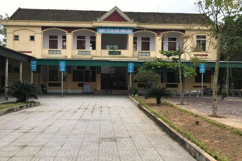 Hà Tĩnh: Nữ điều dưỡng bỗng dưng bị điều chuyển công tác