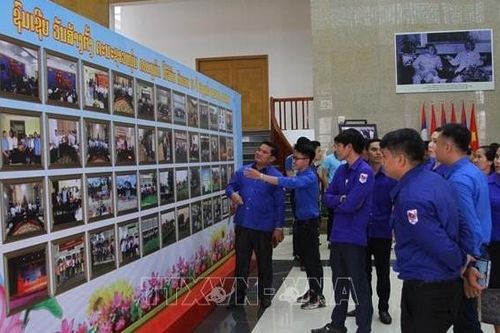 Mít tinh tại Lào kỷ niệm 90 năm ngày thành lập Đoàn thanh niên Cộng sản Hồ Chí Minh