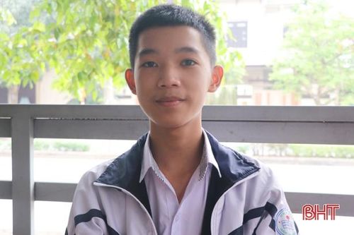 Nam sinh xứ Cẩm nhất tỉnh môn Hóa học: 'Nụ cười của mẹ là niềm hạnh phúc của em'