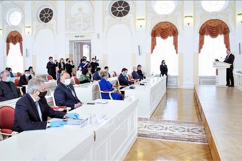 Hội thảo kỷ niệm 90 năm thành lập Đoàn và giới thiệu sách về 70 năm quan hệ Việt–Nga tại Saint Petersburg