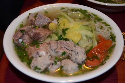 Cách nấu bún mọc sườn thơm ngon tròn vị cho bữa sáng