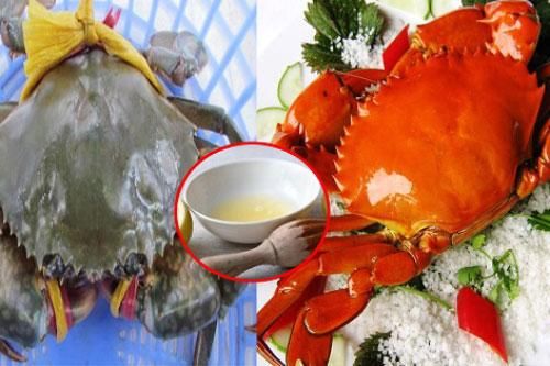 Luộc cua chỉ cần cho thêm thứ này, đảm bảo cua có màu đỏ tươi lại thơm phưng phức hơn cả nhà hàng