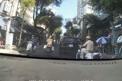 Sản phụ sinh con trên ô tô: Cảm ơn 2 anh cảnh sát giao thông đã 'mở đường' đến bệnh viện