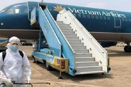 Đề nghị giãn cách các chuyến bay giải cứu công dân về nước
