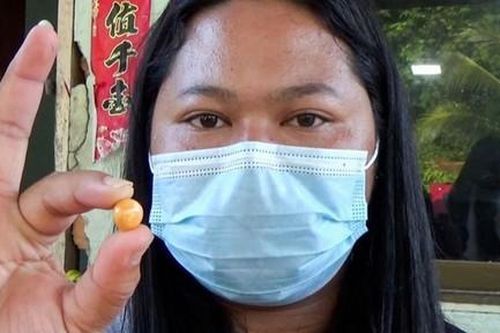 Viên ngọc trai siêu hiếm trị giá hơn 300.000 USD trong con ốc mua... ở chợ