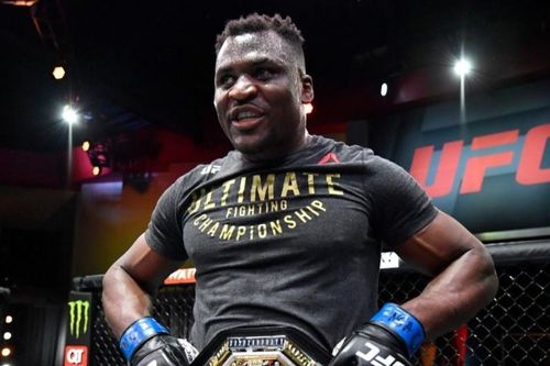 Ngannou trở thành tân vương hạng nặng UFC