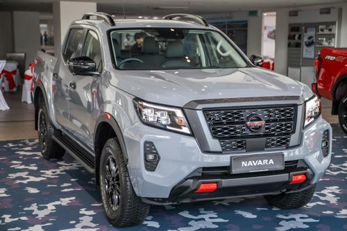 Chi tiết Nissan Navara PRO-4X được ra mắt tại Malaysia