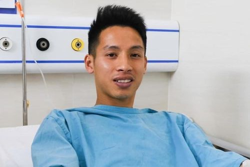 Hùng Dũng không ra nước ngoài điều trị chấn thương