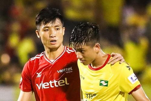 Phan Văn Đức bất lực trước CLB Viettel
