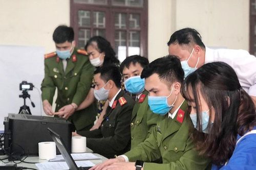 Công an quận Bắc Từ Liêm đảm bảo cấp hơn 200.000 thẻ căn cước công dân gắn chíp