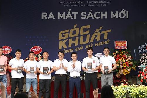 Ra mắt cuốn sách đầu tiên viết về bóng đá xứ Nghệ