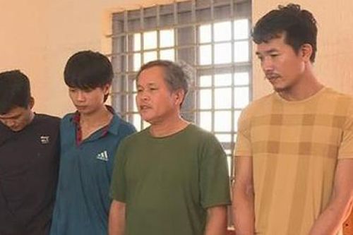Cả nhà làm càn