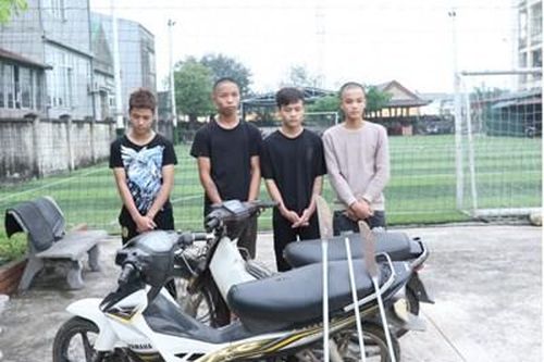 Bắt 4 đối tượng chuyên...cướp gà