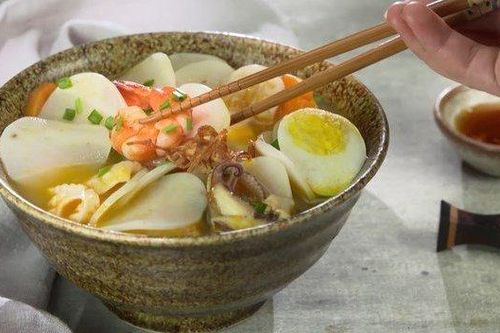 Món ngon cuối tuần: Lạ miệng với bánh phồng tôm nấu hải sản