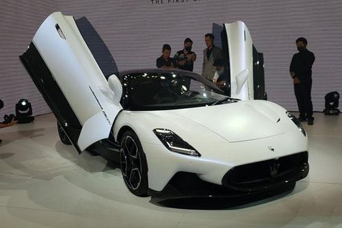 Cận cảnh siêu xe Maserati MC20 vừa ra mắt tại Thái Lan, cận kề ngày về Việt Nam