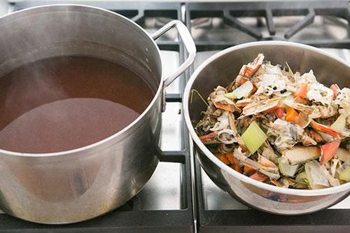 Nấu nước dùng ngon, ngọt trong vắt bằng vỏ tôm chị em thường vứt đi