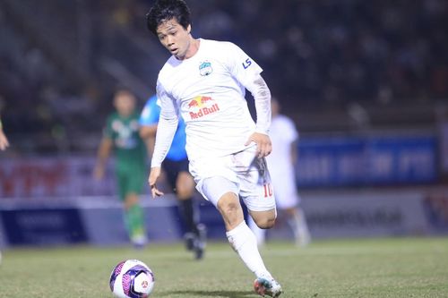 Công Phượng ghi bàn vào lưới TPHCM: Kiatisak quá cao tay!