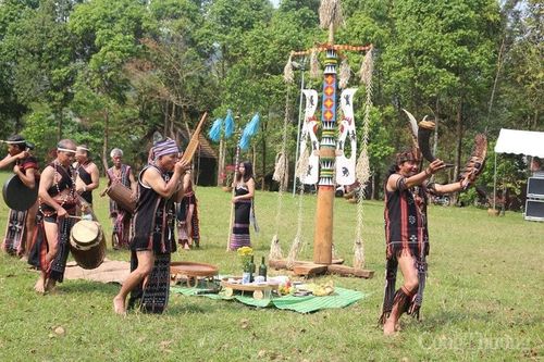 Đà Nẵng: Trải nghiệm văn hóa đặc sắc của người Cơ Tu với 'Toom Sara Fest Mùa yêu'