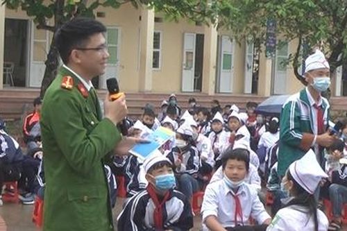 'Phòng chống ma túy học đường' cho trường THCS Đình Cao