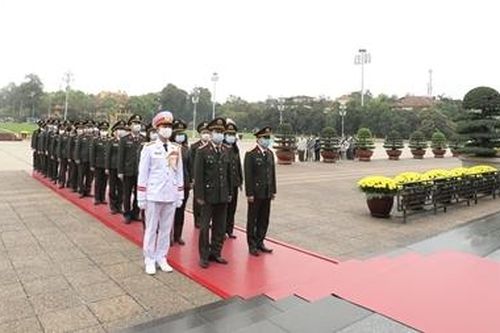 Người chiến sĩ thầm lặng phía sau những chiến công