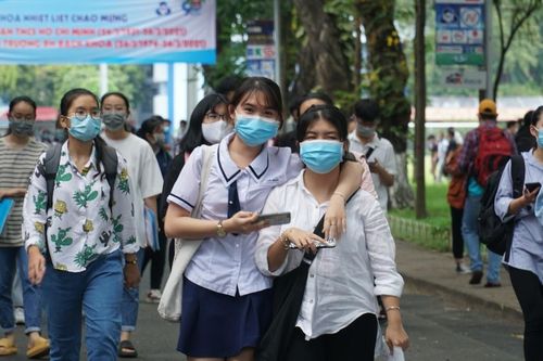 Số lượng thí sinh thi Đánh giá năng lực tăng: Teen lo ngại điểm chuẩn cao, thầy cô nói gì?