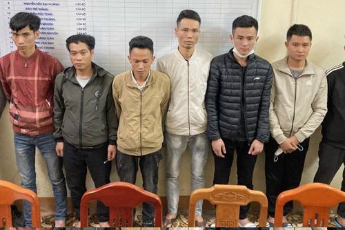 Trộm cắp tài sản tại nơi làm việc, nhóm đối tượng bị bắt tạm giam