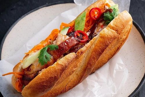 Trổ tài làm bánh mì thịt nướng cho bữa sáng