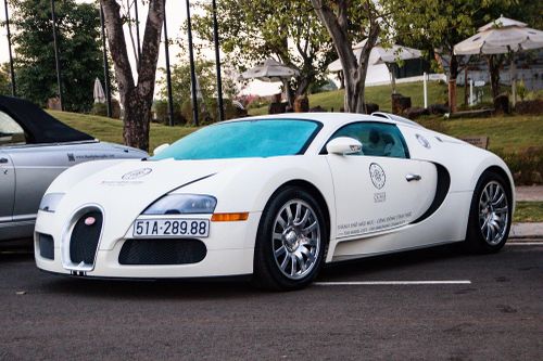 Bugatti Veyron của ông Đặng Lê Nguyên Vũ tái xuất sau 2 năm vắng bóng