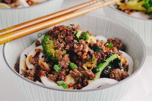 Công thức làm mì trộn thịt bò, bông cải xanh