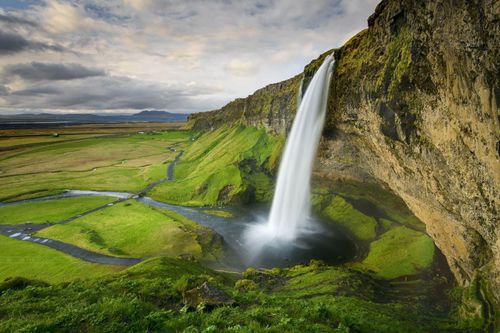 Vẻ đẹp của thác Seljalandsfoss