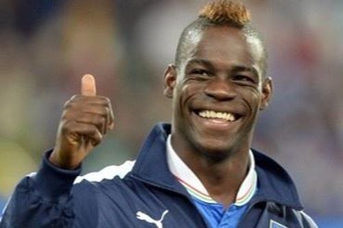 Keisuke Honda kể lý do Balotelli lụn bại