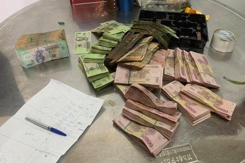 Vợ giấu 500 triệu để dọa chồng