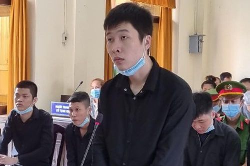 Nữ tiếp viên karaoke bị đánh, 16 người phải ngồi tù