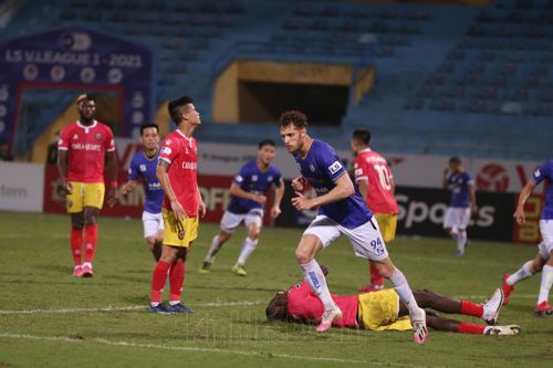HLV Phạm Minh Đức: 'HAGL có thể đua vô địch với Hà Nội FC'