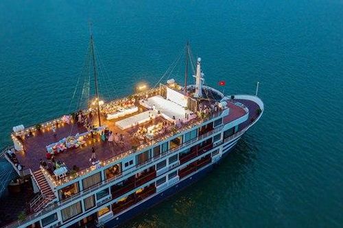 Khánh Hòa thí điểm cho du khách lưu trú đêm trên vịnh Nha Trang