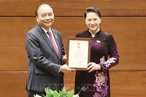 Trao tặng Kỷ niệm chương Hoạt động Quốc hội