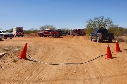 Máy bay vướng vào đường dây điện cao thế ở Mexico, 7 người thương vong