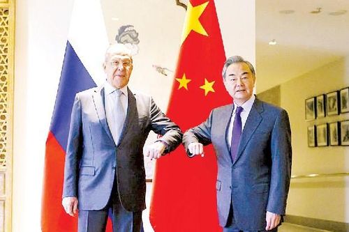 Nga-Trung xích lại gần nhau