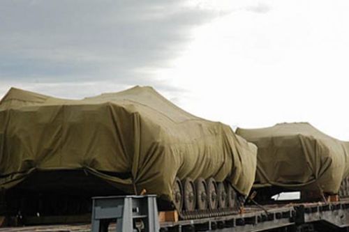 Nga đưa đoàn xe lớn chở thiết bị quân sự vào Donbass