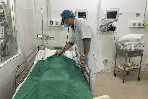 Cứu sống bệnh nhân bị đạn bắn xuyên thủng bụng, nguy kịch