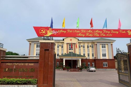 Bí thư Huyện ủy phân trần việc xin kinh phí 1 tỷ đồng xây nhà vệ sinh
