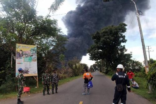 Cháy lớn tại nhà máy lọc dầu của Indonesia, hoạt động sản xuất bị ngưng trệ