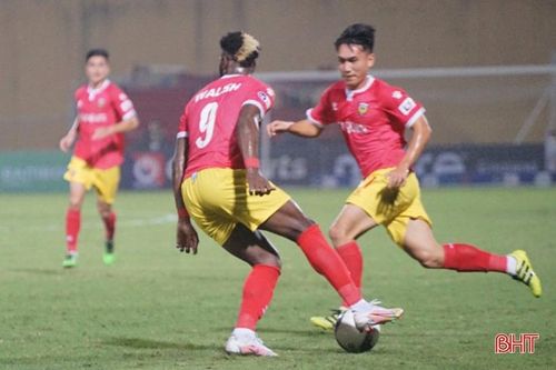 Hồng Lĩnh Hà Tĩnh giành 1 điểm quý giá trên sân Hàng Đẫy