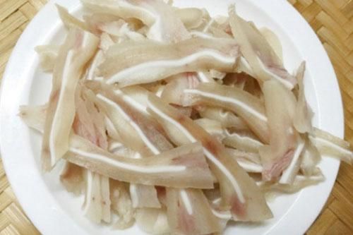 Cách luộc tai lợn trắng giòn thơm ngọt, chẳng bao giờ bị hôi hay thâm ai ăn cũng thích