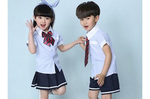 Dùng thứ này tẩy vết mực trên áo trắng của con vừa tiết kiệm, mẹ lại nhàn tênh