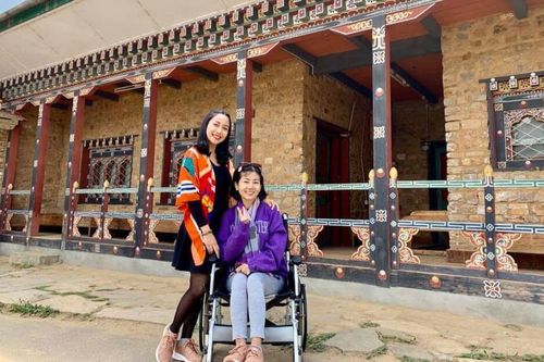 Ốc Thanh Vân ngậm ngùi nhớ bạn thân trong ngày giỗ đầu nghệ sĩ Mai Phương