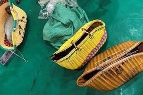 Bắt sới gà, thu giữ 160 triệu đồng và 50 điện thoại