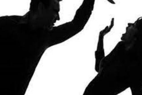 Chồng hờ hớt hải bỏ chạy, vợ tử vong trong phòng trọ